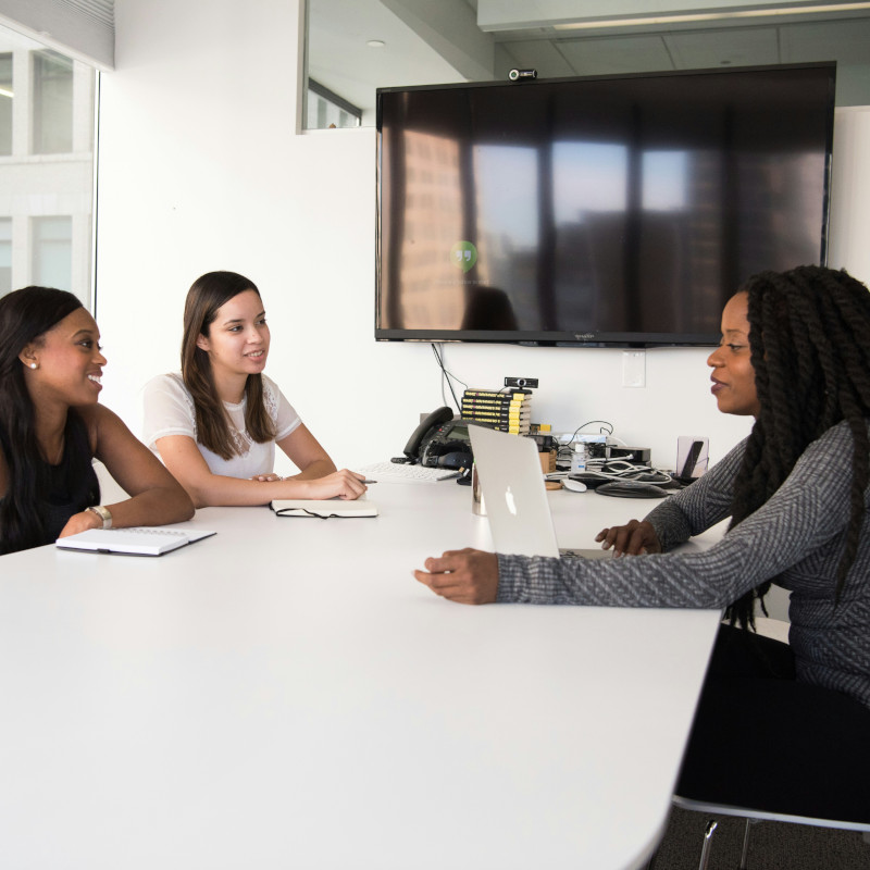 Solution de signature électronique pour le recrutement et les ressources humaines - Ugosign